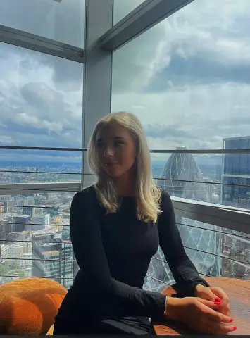Julia Nicole media 5