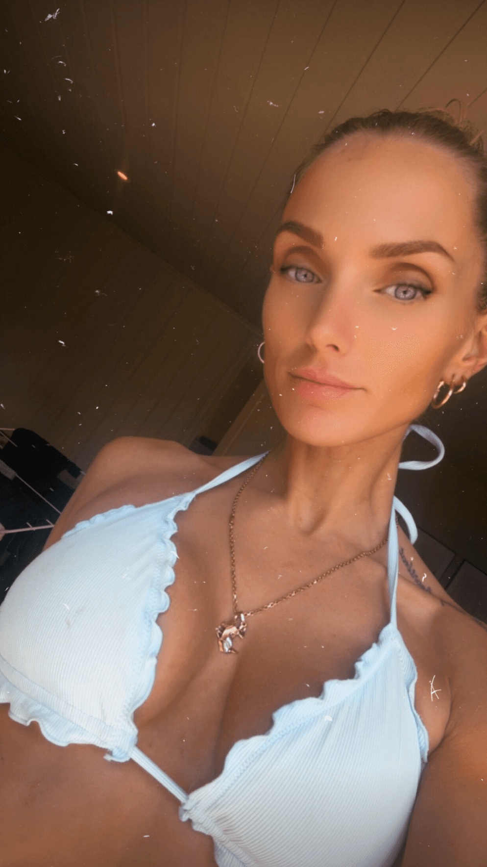 Bare Yvonne